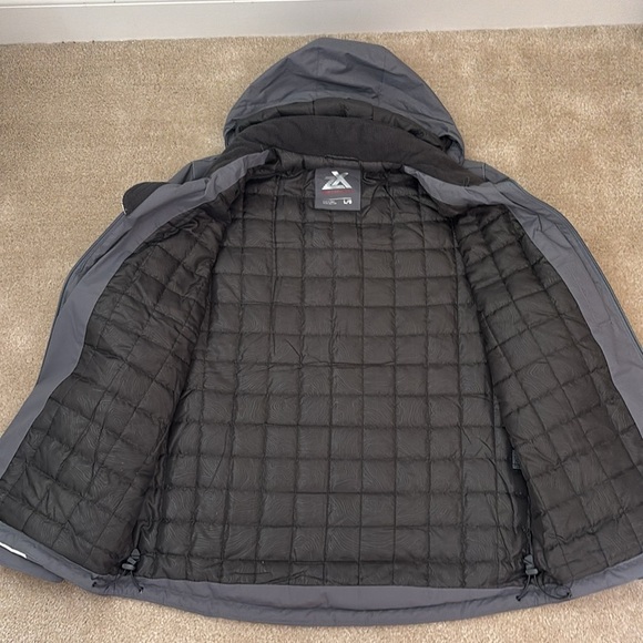 EUC Men’s Winter Jacket Size Large - Picture 3 of 8